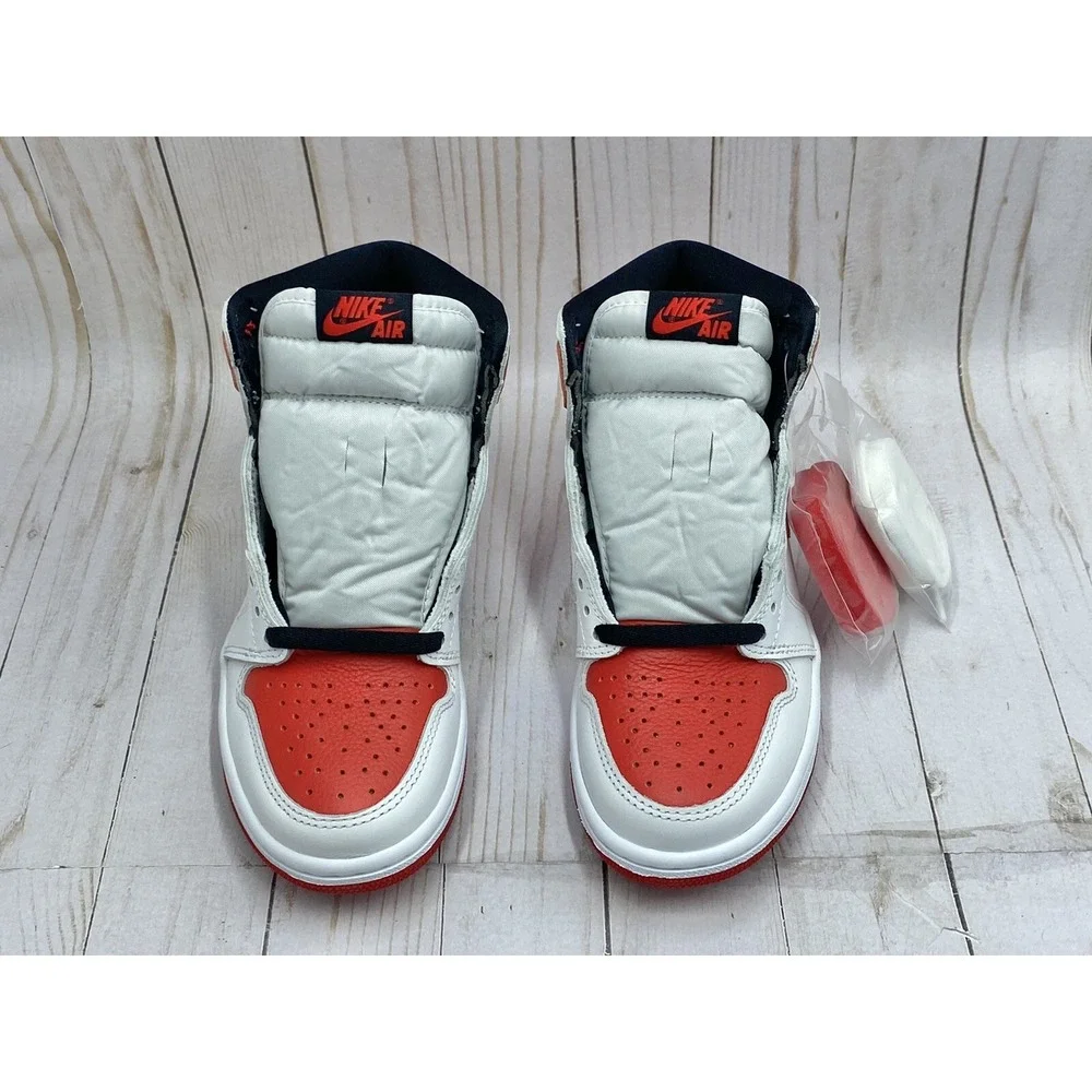 Nike Air Jordan 1 Retro High OG Heritage Size 5 555088‑161